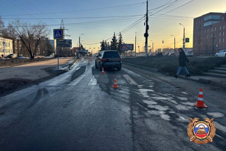 На пешеходном переходе в Твери молодой парень попал под колеса Mercedes