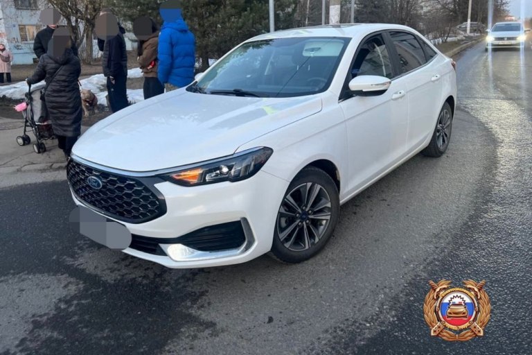 Женщину с 5-летним ребенком сбили в центре Твери