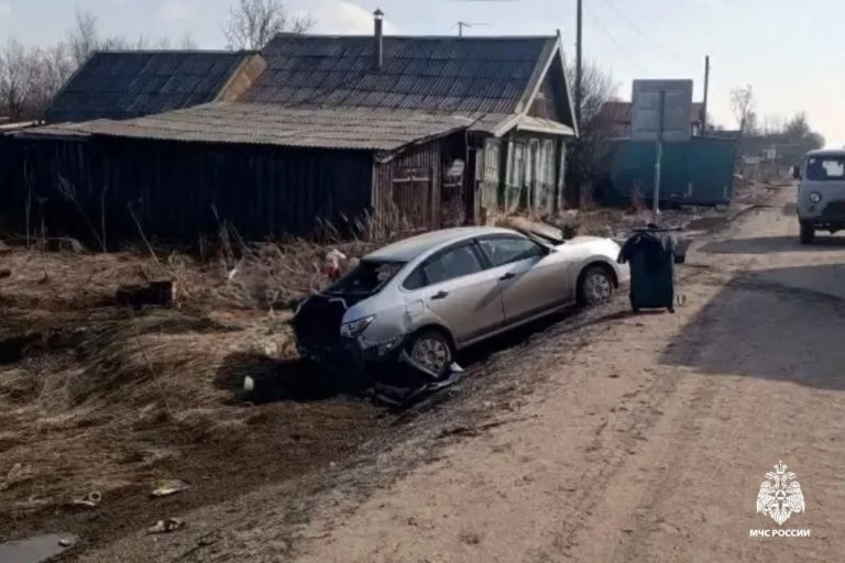 Фура и две легковушки столкнулись на М-10 в Тверской области