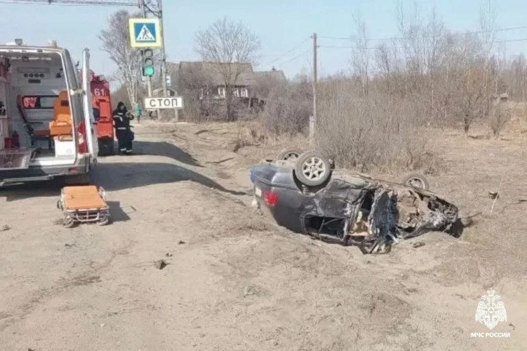 Фура и две легковушки столкнулись на М-10 в Тверской области