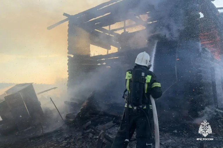 В Тверской области сгорел дотла дом