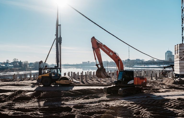 Строительство нового Речного вокзала в Твери идет без выходных