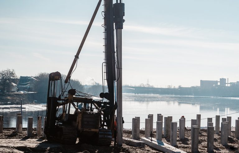 Строительство нового Речного вокзала в Твери идет без выходных