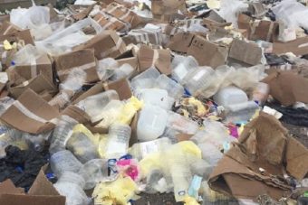 В Тверской области коммунальщиков заставили убрать свалку на набережной В Тверской области коммунальщиков заставили убрать свалку на набережной