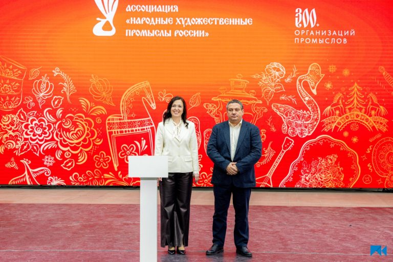 Дизайнеры и мастера – подписан договор – ура: предприятие из Торжка приняло судьбоносное решение