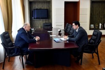 Председатель Заксобрания Тверской области провел встречу с бизнес-омбудсменом Председатель Заксобрания Тверской области провел встречу с бизнес-омбудсменом