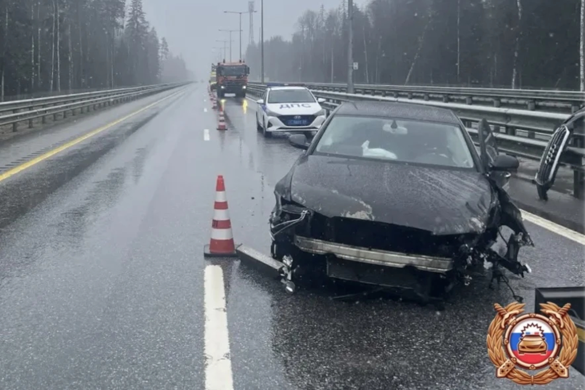В Тверской области Audi протаранила отбойник на трассе М-11