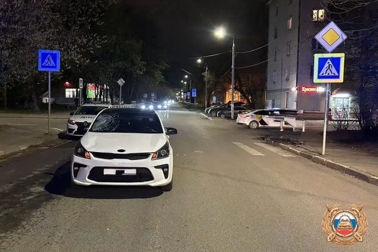 На пешеходном переходе в Твери молодой мужчина попал под колеса Kia