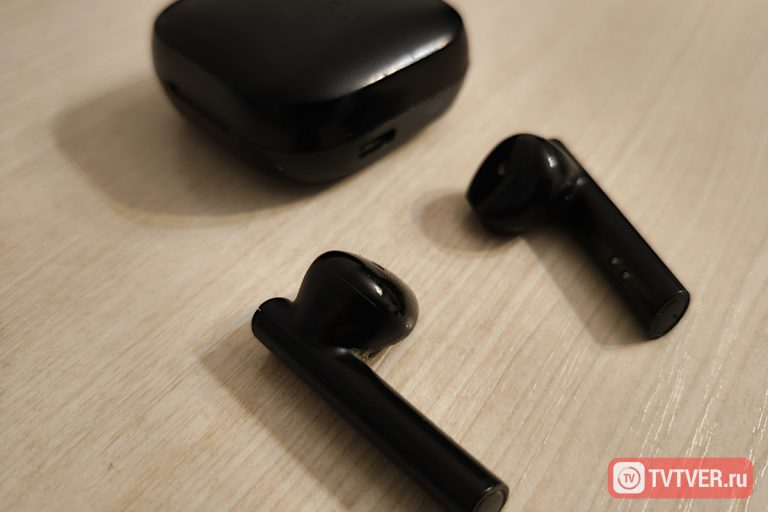 Российский врач предупредил об опасности сна в наушниках