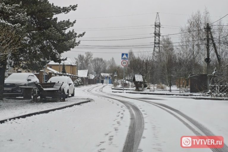 Тверь оказалась во власти снегопада