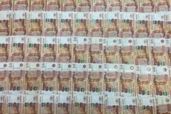 Осужден курьер мошенников, обобравших жительницу Тверской области