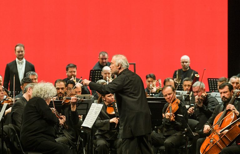 В Пасху Тверь рукоплескала Валерию Гергиеву