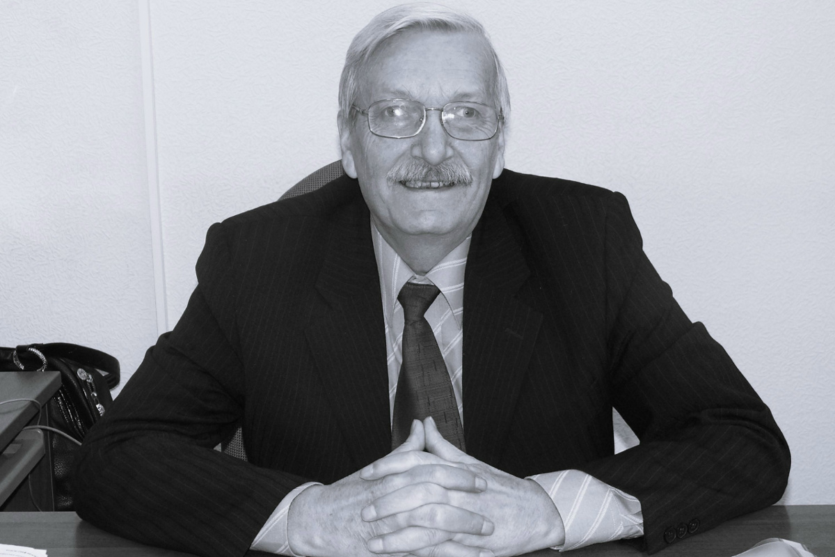 В Твери простились с профессором Алексеем Веселовым