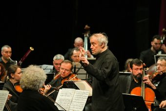 В Пасху Тверь рукоплескала Валерию Гергиеву В Пасху Тверь рукоплескала Валерию Гергиеву