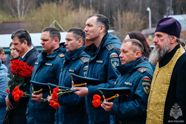 В Конаковском округе открыли мемориальную доску в память о Павле Евстигнееве