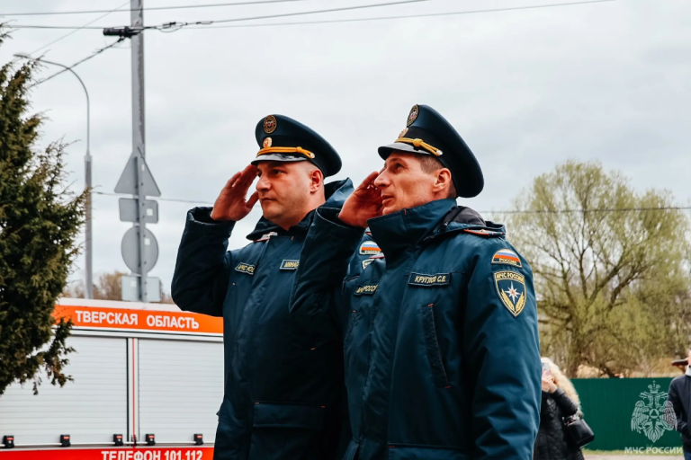 В Конаковском округе открыли мемориальную доску в память о Павле Евстигнееве