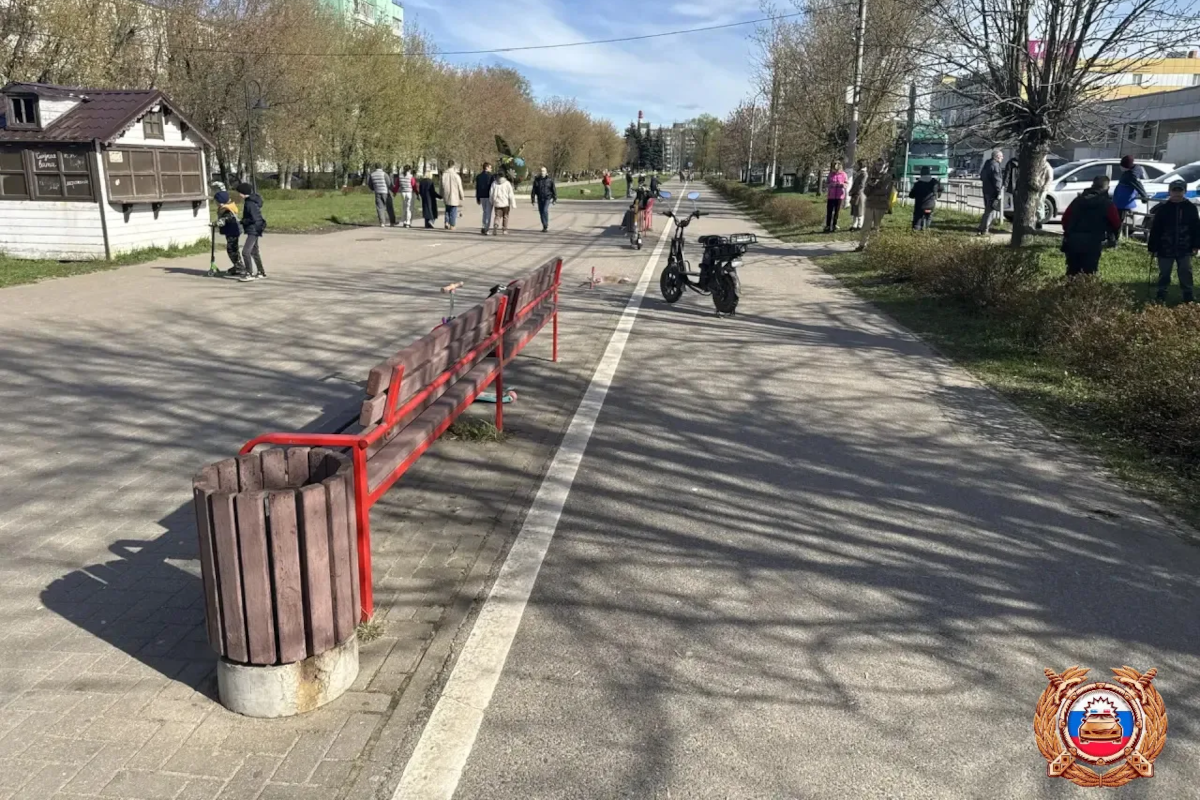 В Твери курьер на электровелосипеде сбил семилетнюю девочку