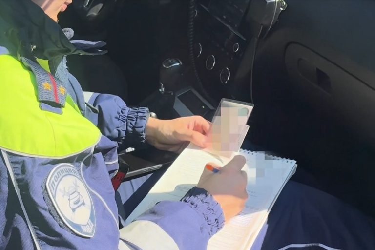 Госавтоинспекция ловит в Тверской области автомобили без триколора