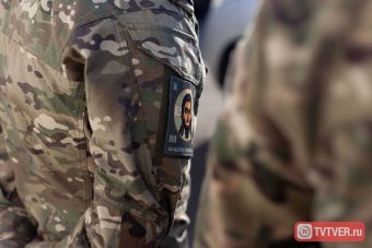 Под Тверью зловонные воды затопили подвалы домов