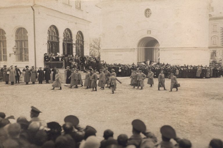 В Твери открыли памятник императору Николаю II