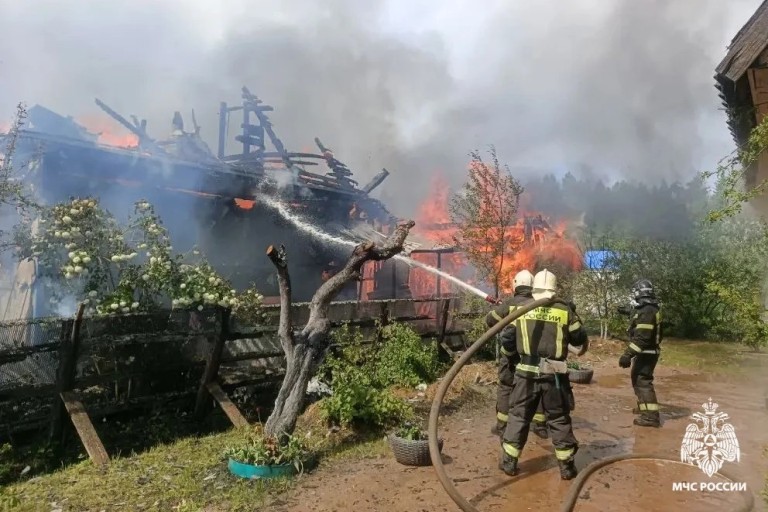 В Тверской области сгорел дотла дом