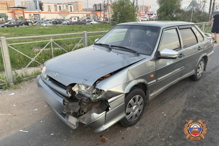 В Твери ВАЗ протаранил LADA Granta, пострадал ребенок