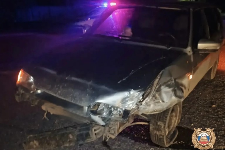 В столкновении двух автомобилей в Тверской области пострадал водитель
