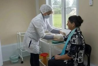 Виталий Королев поручил увеличить интенсивность выездов мобильных медицинских бригад в округа