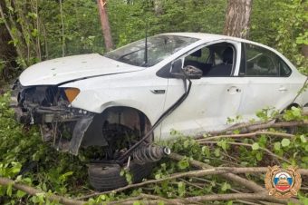 В Тверской области Volkswagen вылетел в кювет