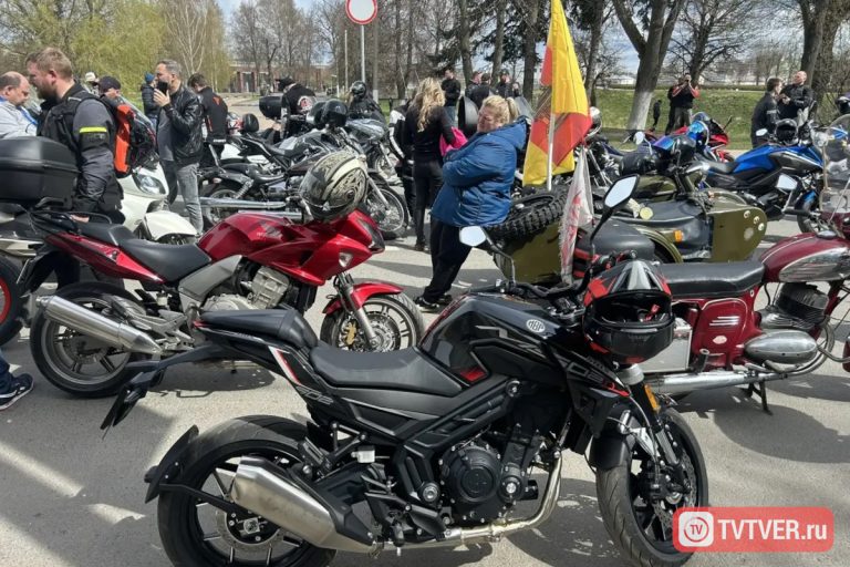 В Твери байкеры отправились в традиционный мотопробег в честь открытия сезона