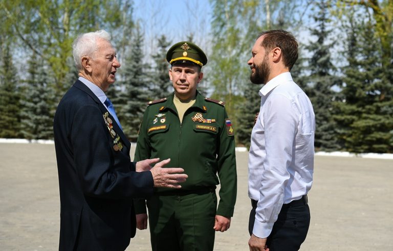 Виталий Королев посадил первое дерево в Тверской области