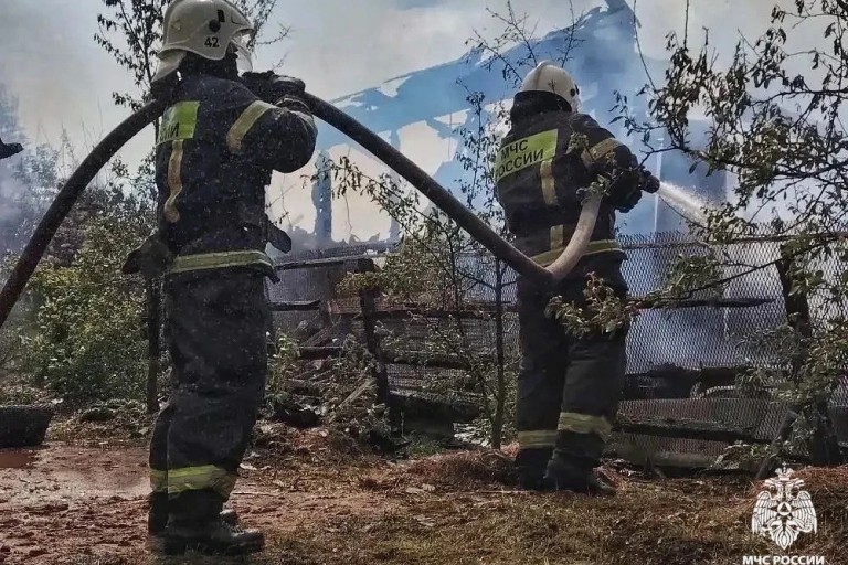 В Тверской области сгорел дотла дом