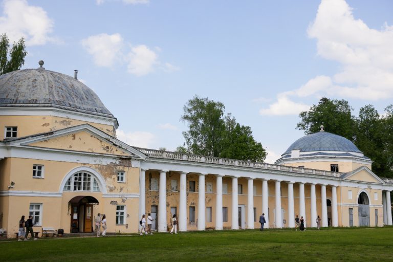 В Твери открылась выставка  «Поверить в землю»