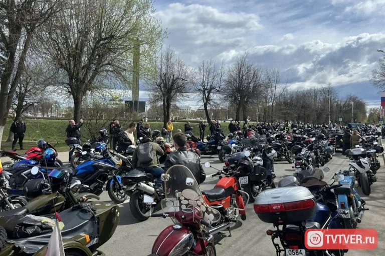 В Твери байкеры отправились в традиционный мотопробег в честь открытия сезона