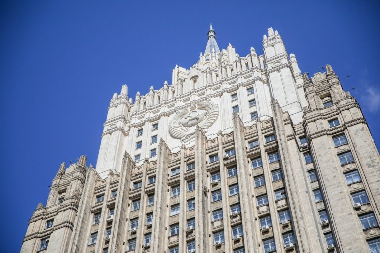 ️Российский МИД рекомендует иностранцам срочно покинуть Киев
