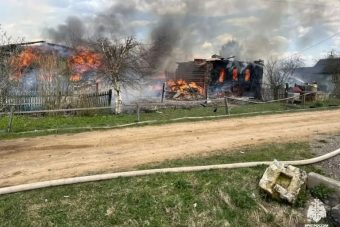 В Тверской области полыхали два дома