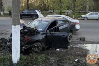 Четыре человека пострадали в столкновении двух Nissan в Тверской области