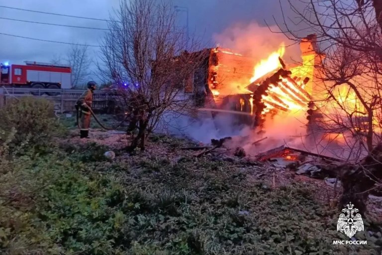 Женщина погибла при пожаре в Тверской области