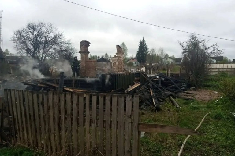 Женщина погибла при пожаре в Тверской области