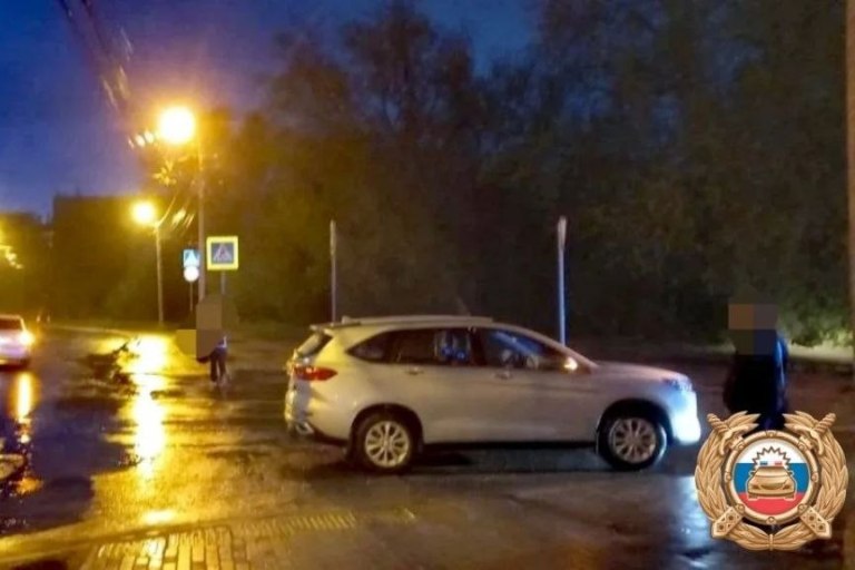 На пешеходном переходе в Твери сбили девушку