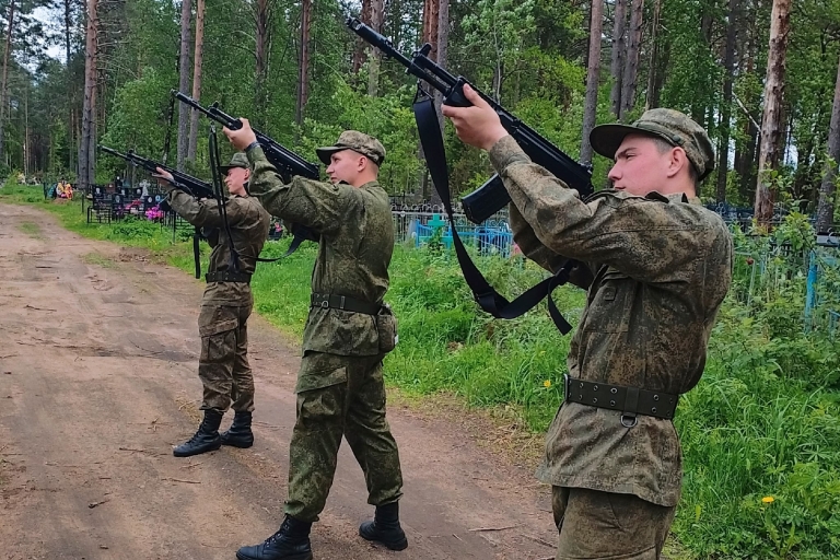 В Тверской области похоронили двоих бойцов, погибших на СВО