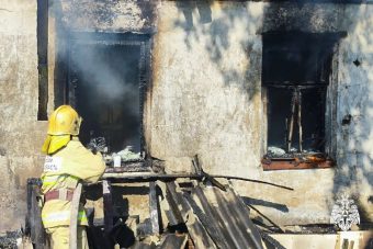 В Тверской области полыхал жилой дом В Тверской области полыхал жилой дом