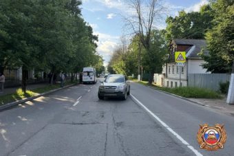 В Твери 7-летний мальчик попал под колеса автомобиля В Твери 7-летний мальчик попал под колеса автомобиля