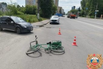 В Твери женщина на Renault сбила велосипедиста В Твери женщина на Renault сбила велосипедиста