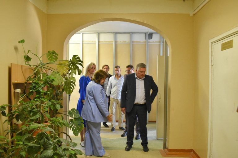 Родную школу Ильи Ковальчука в Твери раскрасят в цвета российского триколора