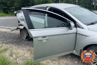 Несоблюдение дистанции привело к ДТП на перекрестке в Тверской области