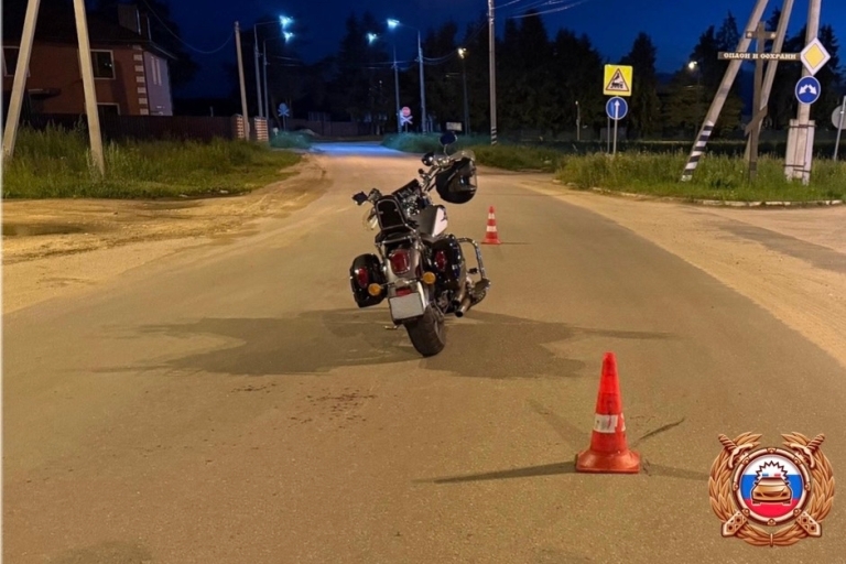 Под Тверью байкер сбил 14-летнюю девочку