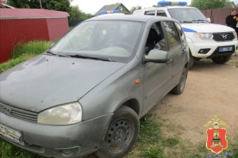 В Тверской области пьяный мужчина угнал машину и уснул за рулем