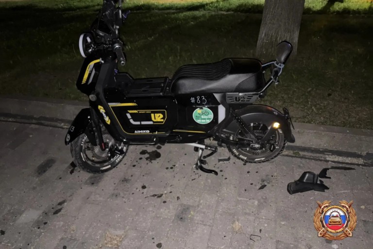 В Твери пьяный водитель электровелосипеда едва не погубил себя и пассажира