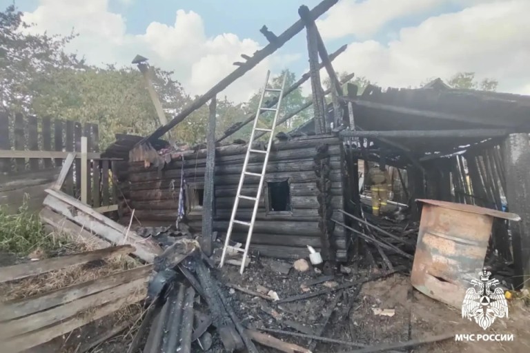 В Тверской области сгорела баня